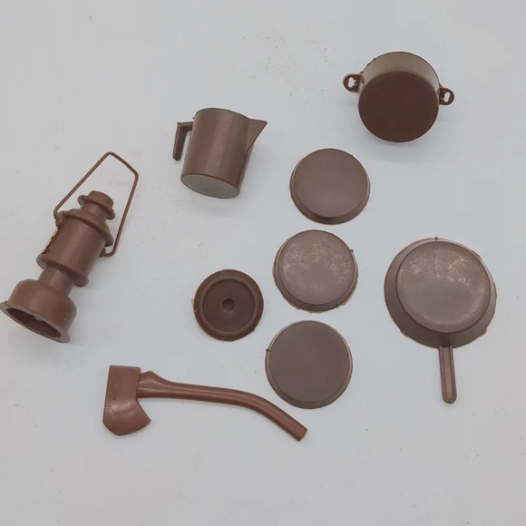 1970s Big Jim Mattel Camping Cookware, Ax , and Lantern lot brown - Picture 2 of 2